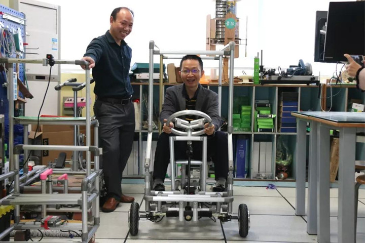 創客教育送課進校，參與師生共同提高——龍華區古興東學科帶頭人工作室創客教育研究活動在我校進行