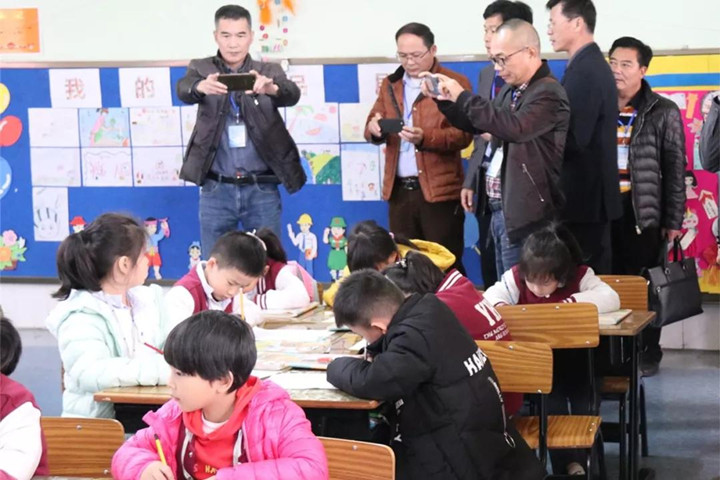 湛江遂溪小學(xué)校長(zhǎng)督學(xué)高級(jí)研修班考察團(tuán)來(lái)?？疾鞂W(xué)習(xí)