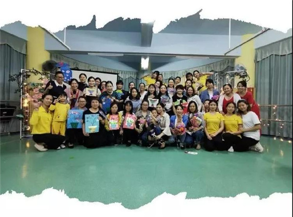 《感恩相伴?攜手同行》碧水龍庭幼兒園2019家委會暨母親節慶祝活動