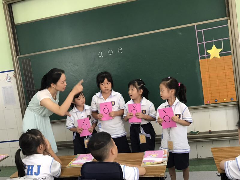 落實“兩個常規”，實施“青藍工程” ——小學低年級段語文學科教研重實訓